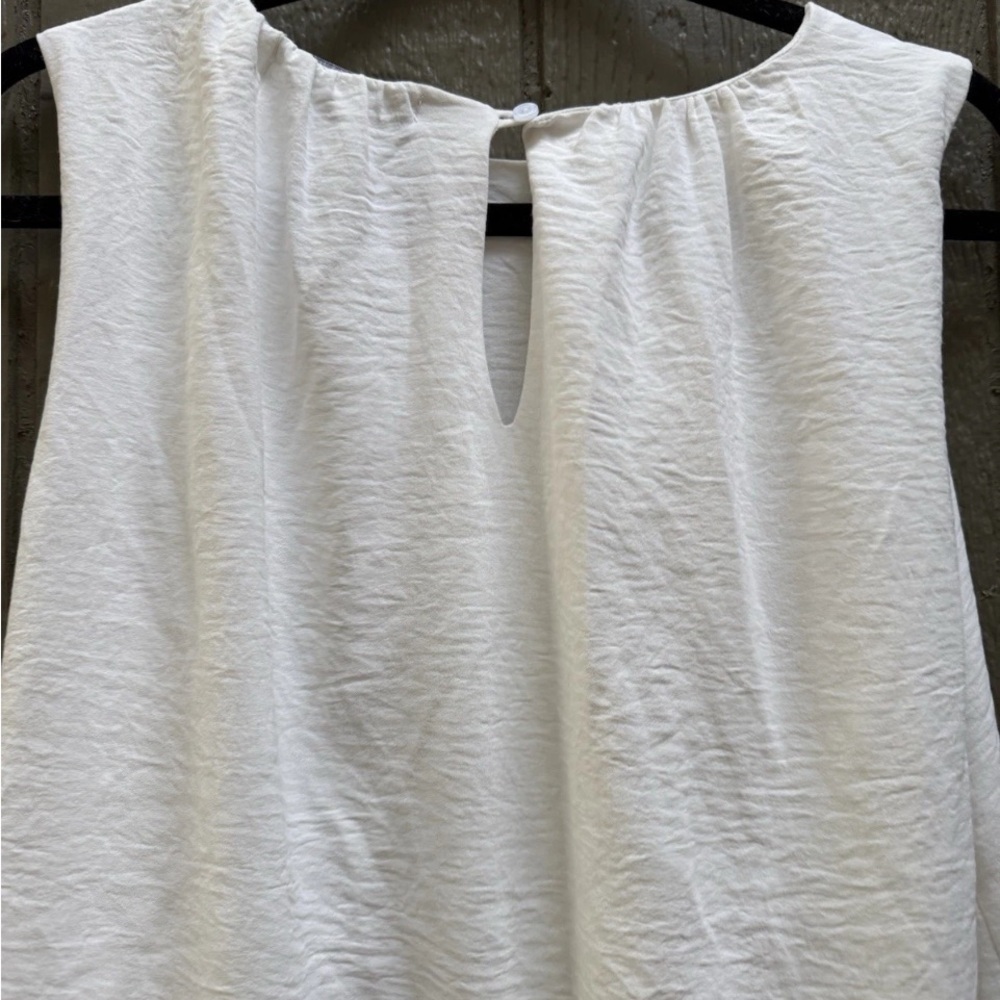Gibsonlook Women's Sleeveless Bubble Hem Top Shirt Size Small White - Picture 7 of 11